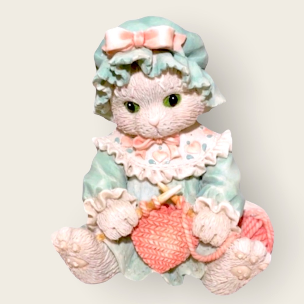 VTG Calico Kittens • “Friendship Mends The Heart”